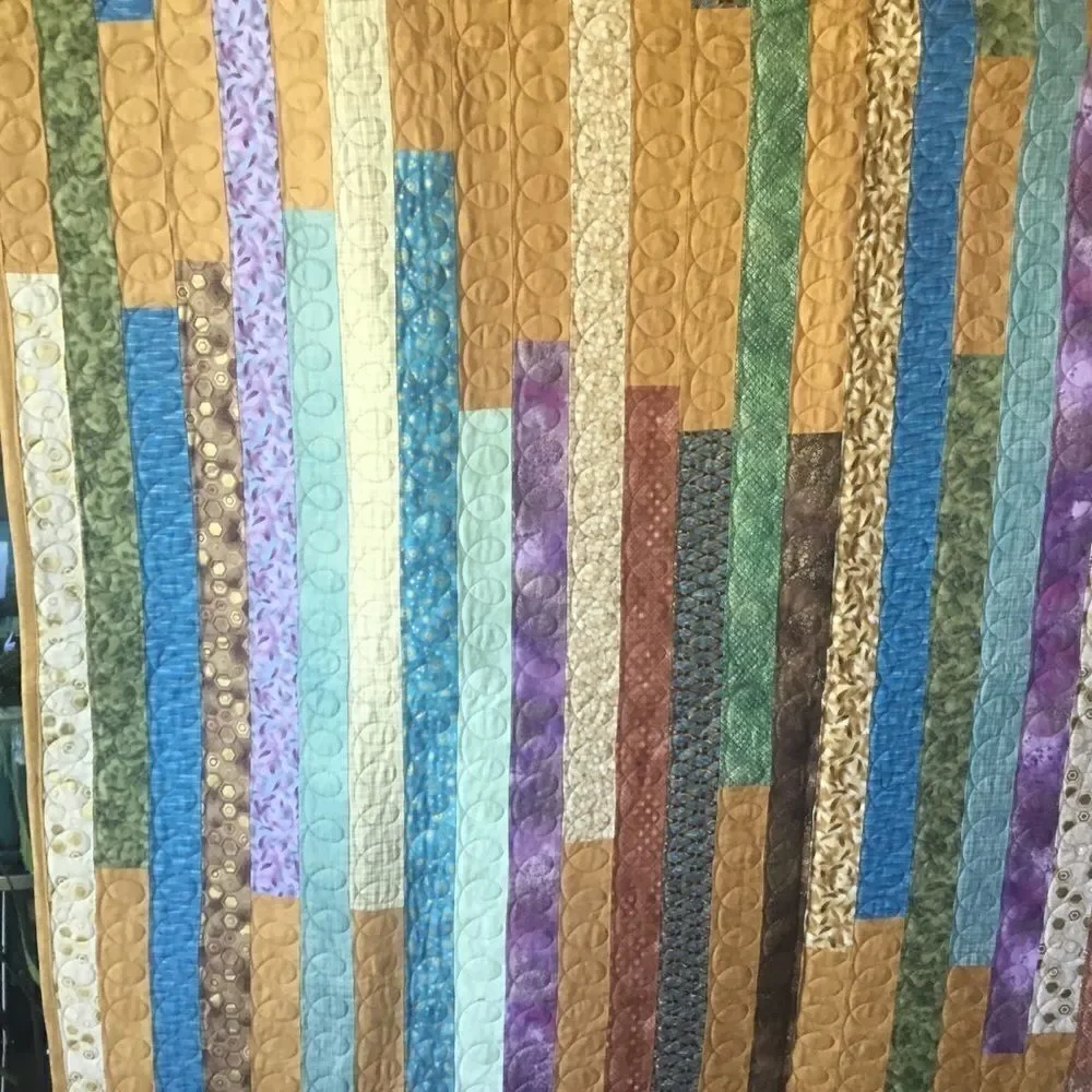 Handmade Quilt & 3 Pillows Set - Picture 2 of 14